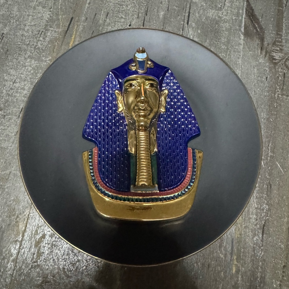 THE REFORMER KING, AKHENATEN 22 KARAT GOLD PORCELAIN COLLECTIBLE PLATE